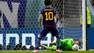 Dominik Livakovic fue el gran héroe de Croacia en la definición por penales. (AP Photo/Thanassis Stavrakis)