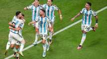 Imagen de Con el corazón y Dibu Martínez, Argentina eliminó a Países Bajos y está en semis