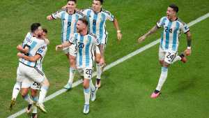 Con el corazón y Dibu Martínez, Argentina eliminó a Países Bajos y está en semis