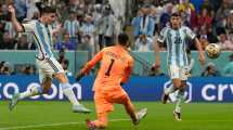 Imagen de Julián Álvarez y un partido soñado: dos goles y un penal en una semifinal del mundo