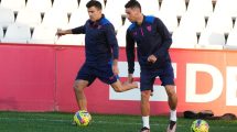 Imagen de Sin pasar por Zapala, el Huevo Acuña regresó a España y se sumó a los entrenamientos en Sevilla
