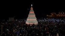 Imagen de Hoy brilla Bariloche: se enciende el árbol gigante de Navidad