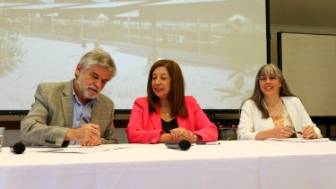 El ministro Daniel Filmus llegó a Bariloche para firmar el convenio para la construcción del Museo Tecnológico Interactivo de Ciencia. 