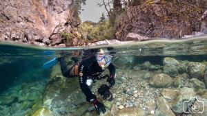 Bucear en un cajón escondido del río Azul en El Bolsón, una aventura de película