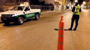 Extienden vigencia de licencias de conducir al no poder renovarlas por protesta de municipales en Regina