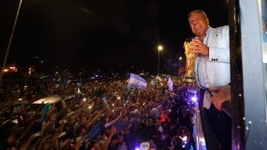 Chiqui Tapia y la bronca de AFA: «No nos dejan llegar a saludar a toda la gente»