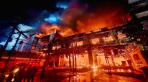Imagen de Video: un voraz incendio dejó al menos 30 muertos y más de 100 heridos, en Camboya