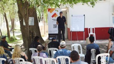 Durante la jornada se realizaron clases prácticas sobre elaboración de alimento e inseminación artificial.
