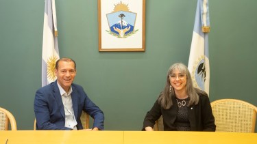 Omar Gutiérrez, gobernador de Neuquén y Adriana Serquis, presidenta de la Comisión Nacional de Energía Atómica, Cnea. (Neuquén Informa)