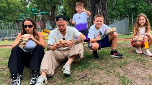 Papu Gómez recreó una icónica foto junto a su esposa y volvió a ser viral en redes