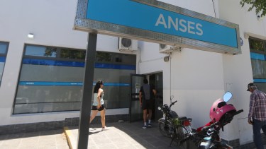 La sede de ANSES atiende este jueves con normalidad en todo el país. Foto: Juan Thomes.-