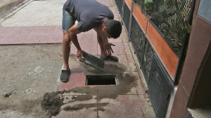 Ya llega al centenar los medidores de agua robados en la zona norte de Roca