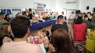 El Congreso del gremio docente facultó a llamar al Plenario para adoptar medidas. 