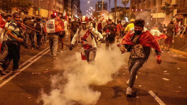 La presidenta de Perú, Dina Boluarte brindó su mensaje navideño en medio de una crisis política con varios muertos y cientos de heridos tras la destitución de Castillo. Foto EFE.