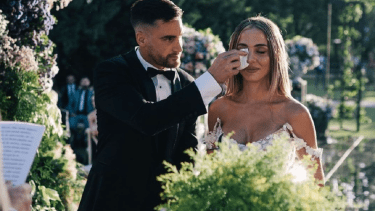 La imagen de Nicolás Tagliafico y Carolina Calvagni que se viralizó en redes. 