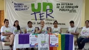 El gremio UnTer defendió a la docente discriminada en Cinco Saltos, por la clases de ESI