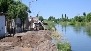 Nivelaron el canal de Puente 83 tras los reclamos de los vecinos del barrio Martín Fierro