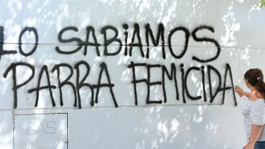 Pintadas contra Parra en tribunales en Cipolletti. (Florencia Salto). 