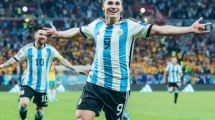 Imagen de El homenaje del City para Julián Álvarez y Nicolás Otamendi por el campeonato mundial de Argentina