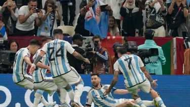 Messi metió el 1 a 0 para Argentina en su sexto gol en este Mundial. (Foto: AP)