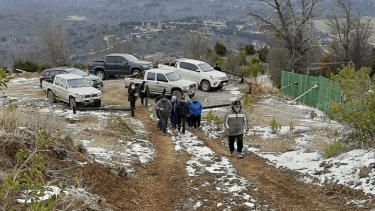 La jueza federal Silvina Domínguez, que subroga el juzgado de Bariloche, recorrió las tierras en litigio entre la comunidad Quijada y el country Arelauquen tiempo atrás para verificar el camino de acceso. foto archivo
