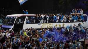 La llegada de los campeones de la Selección Argentina en 14 fotos para disfrutar