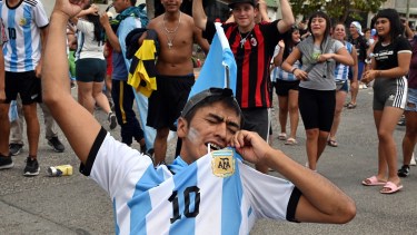 Los festejos se extendieron por varias horas en la capital rionegrina. Foto: Marcelo ochoa