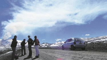 La erupción del volcán en 2012 alteró la vida cotidiana de la villa. (Gentileza Verónica García)