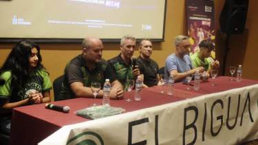 Luis Gatti, presidente de Biguá, tomó la palabra durante la conferencia de prensa. 