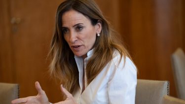 Tolosa Paz debió afrontar severas protestas de parte de los organizaciones sociales por la baja de los planes.