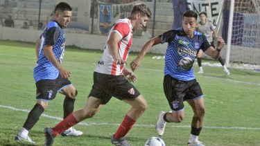 Independiente recibirá hoy a Centenario en el duelo neuquino de semifinales. Foto: Oscar Livera 