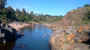 ¡Shh!, un pueblo turístico prohibió la música en volumen alto en las casas, comercios y playas