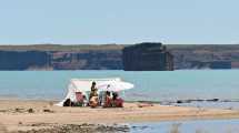 Imagen de Pueblo Blanco, la playa escondida en El Chocón: un paraíso ideal para el fin de semana