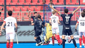 Los Leones empataron en otro partidazo y pasó segundo en su grupo
