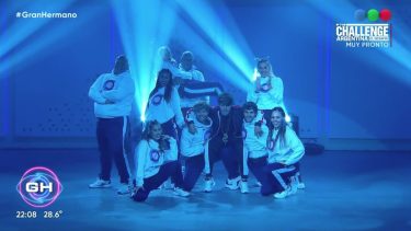 Los participantes bailaron "Con calma" de Daddy Yankee.