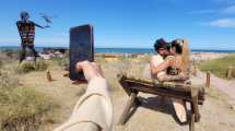Imagen de Día de los enamorados en Las Grutas: hoy ‘sale selfie’ en el banco más romántico