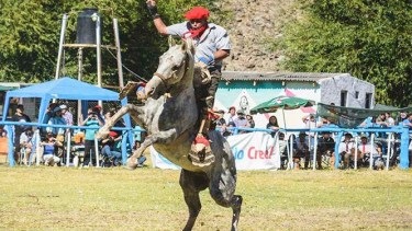 El Desafío de los Pueblos convoca a jinetes de las distintas localidades y parajes de la Región Sur. Foto. Gentileza. 