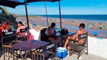 Este año la gastronomía aumentó un 100% en Las Grutas, al igual que otros rubros. Foto: Martín Brunella