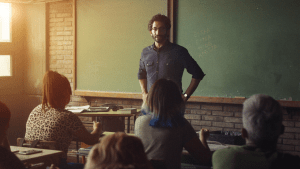 ¿Qué miramos? El Suplente, la película argentina que la rompe en Netflix