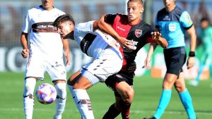 El insólito error de Lucas Hoyos en el empate entre Newell&#8217;s y Platense