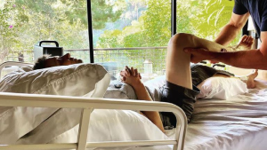 Jeremy Renner reveló que se fracturó más de 30 huesos en el accidente: «Sanarán y se pondrán más fuertes»
