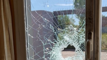 Los ladrones ingresaron rompiendo una ventana. Foto: gentileza