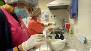 Reducen el servicio en el laboratorio del Castro Rendón por falta de insumos