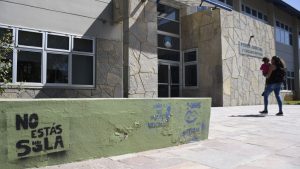 Grave caso de violencia de género en El Cholar: un joven estranguló a su expareja y la arrastró