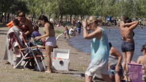 El viento se hizo presente y la ribera del Limay no fue la primera opción para los vecinos de Neuquén