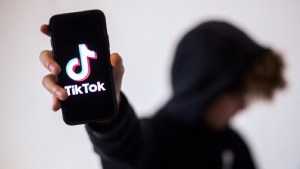 En qué consiste el Blackout Challenge por el que habría muerto un adolescente en Roca