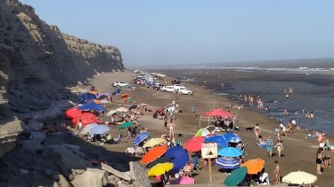 Las primeras playas con acantilados de la Patagonia. 
