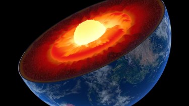 El método habitual para entender qué sucede en zonas más profundas es analizar terremotos, ya que es imposible acceder al centro de la Tierra.-