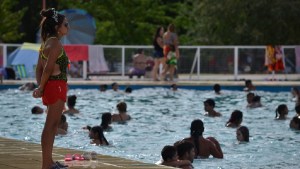La colonia inauguró la temporada con más de 300 personas en Cipolletti