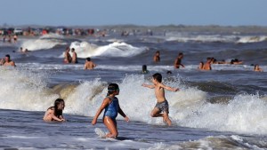Año Nuevo en la playa: fin de semana en El Cóndor, precios y todo lo que necesitás saber